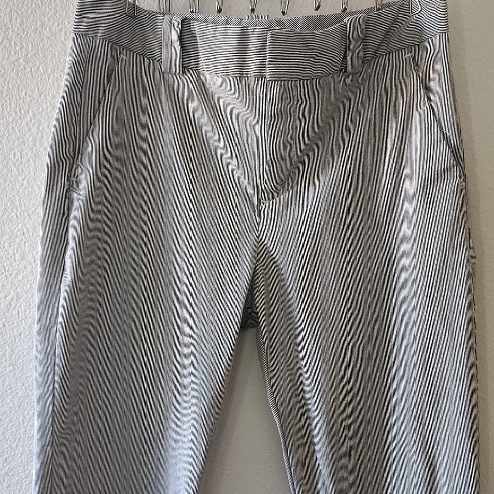 Calcin Klein Women's Classic Pinstripe Business Casual Pant Size 2